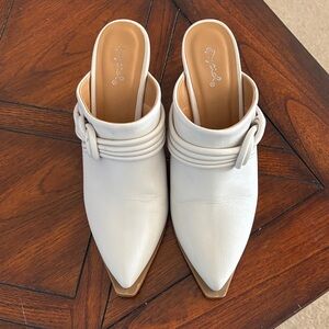Elegant cream Women's Mules
